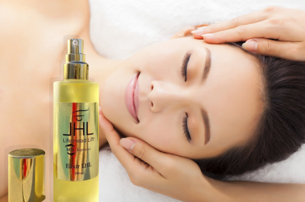 massage of face for woman in spa salon